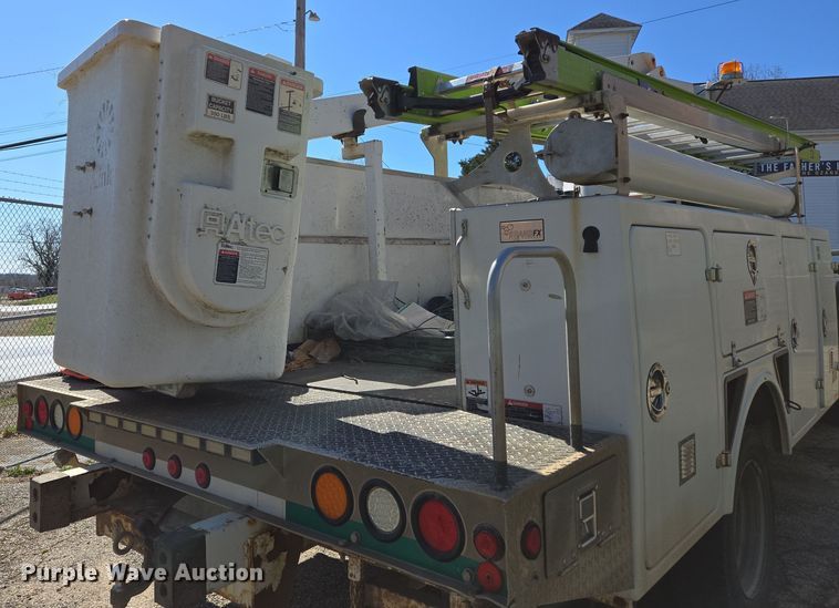 image for item EJ7376 2012 Ford F450 Super Duty bucket truck