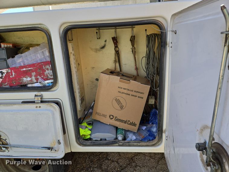 image for item EJ7376 2012 Ford F450 Super Duty bucket truck