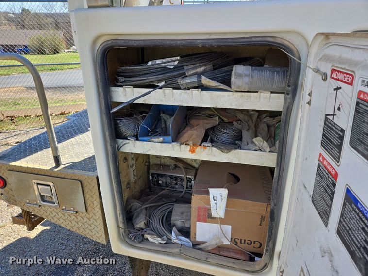 image for item EJ7376 2012 Ford F450 Super Duty bucket truck