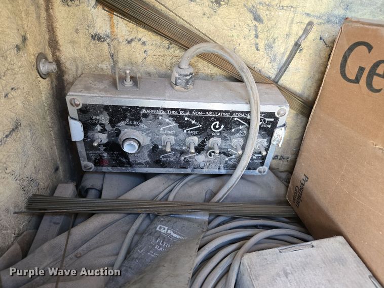 image for item EJ7376 2012 Ford F450 Super Duty bucket truck