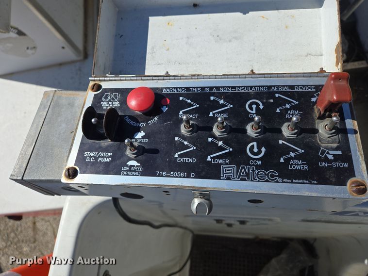 image for item EJ7376 2012 Ford F450 Super Duty bucket truck