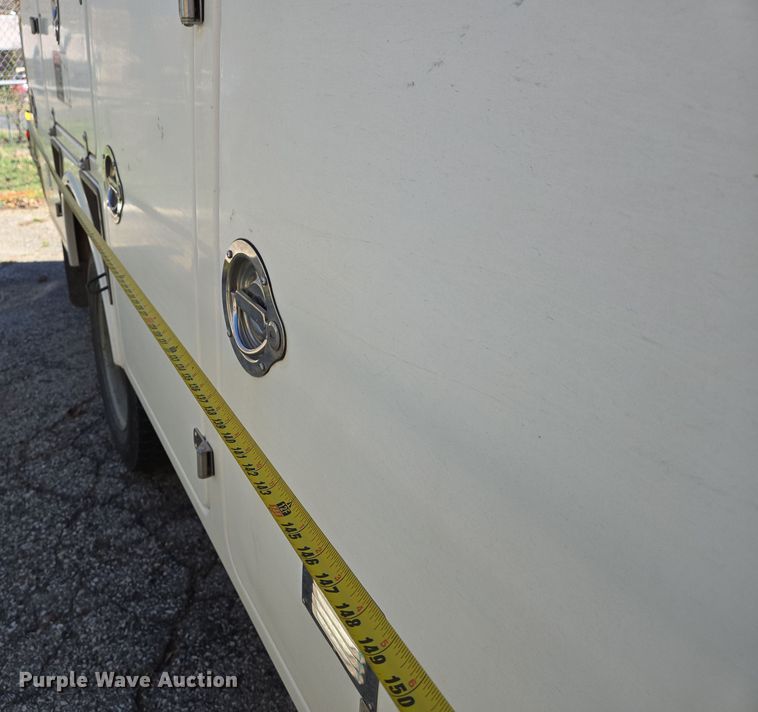 image for item EJ7376 2012 Ford F450 Super Duty bucket truck