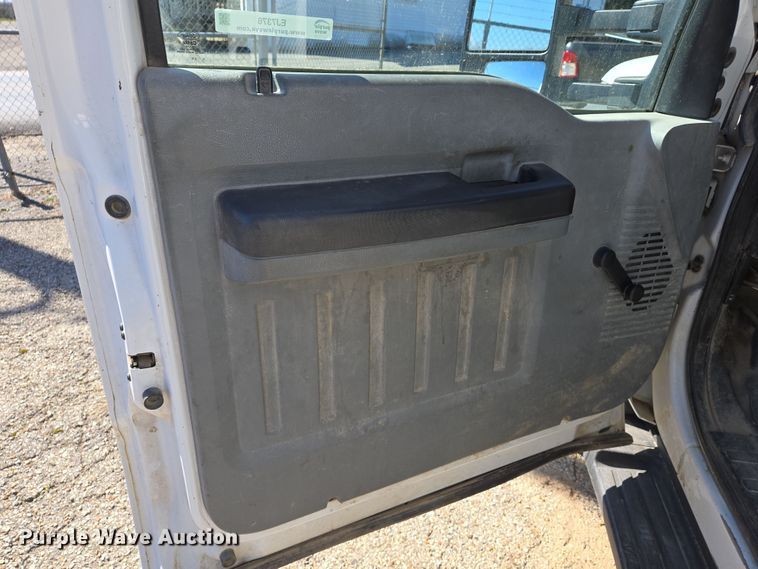 image for item EJ7376 2012 Ford F450 Super Duty bucket truck