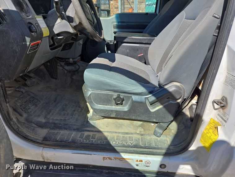 image for item EJ7376 2012 Ford F450 Super Duty bucket truck