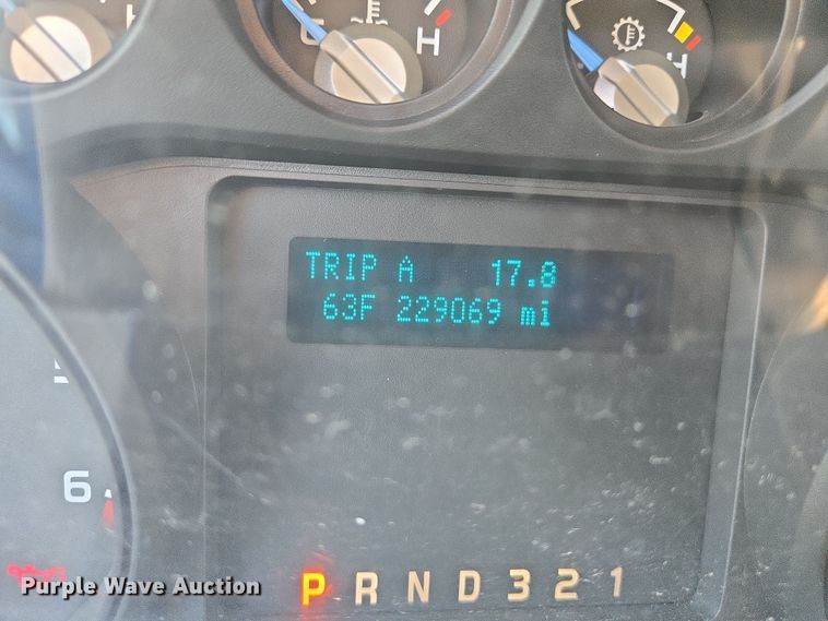 image for item EJ7376 2012 Ford F450 Super Duty bucket truck