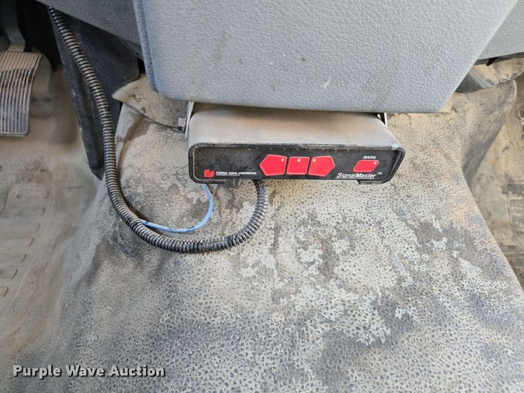 image for item EJ7376 2012 Ford F450 Super Duty bucket truck