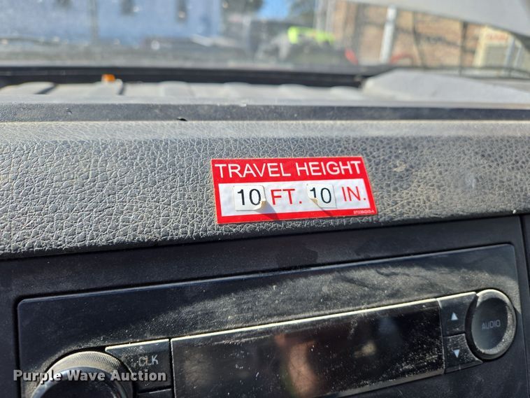 image for item EJ7376 2012 Ford F450 Super Duty bucket truck