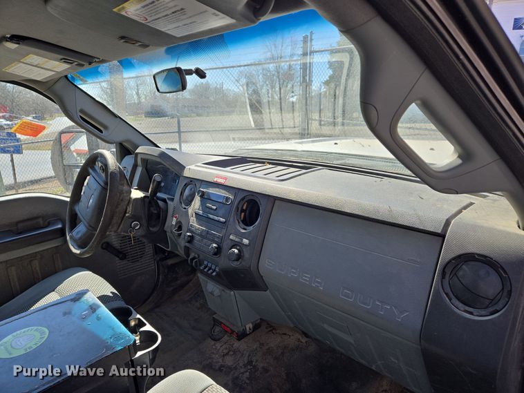 image for item EJ7376 2012 Ford F450 Super Duty bucket truck