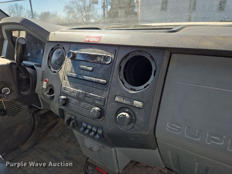 image for item EJ7376 2012 Ford F450 Super Duty bucket truck