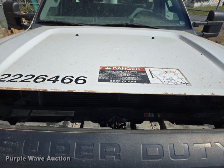 image for item EJ7376 2012 Ford F450 Super Duty bucket truck