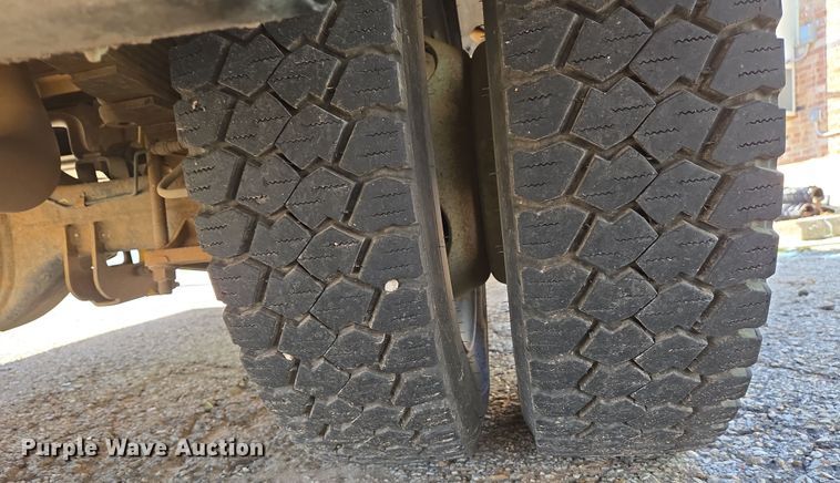 image for item EJ7376 2012 Ford F450 Super Duty bucket truck