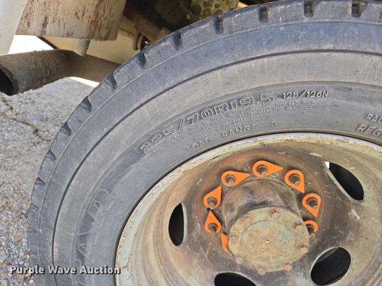 image for item EJ7376 2012 Ford F450 Super Duty bucket truck