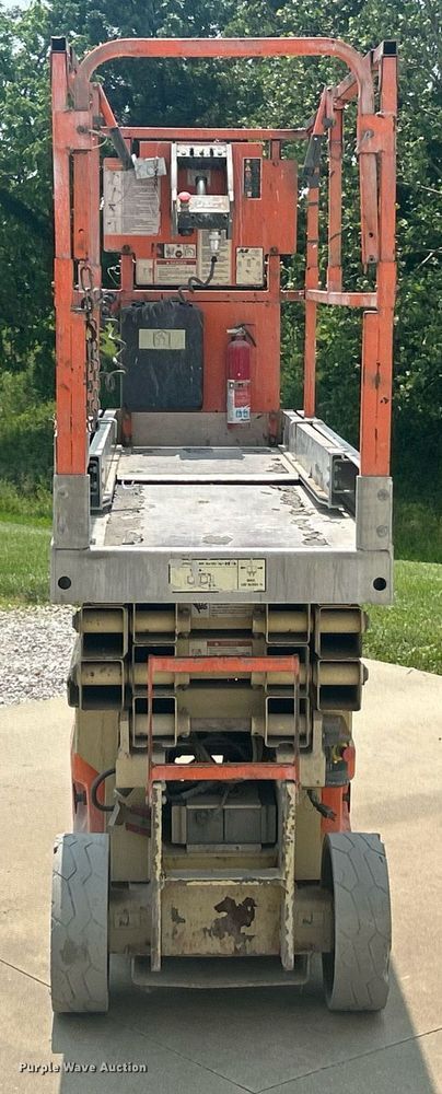 image for item EK8209 2007 JLG 2030ES scissor lift