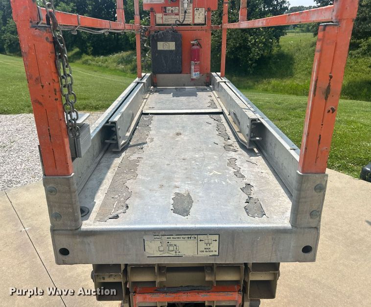 image for item EK8209 2007 JLG 2030ES scissor lift