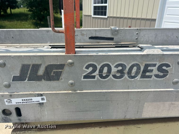 image for item EK8209 2007 JLG 2030ES scissor lift