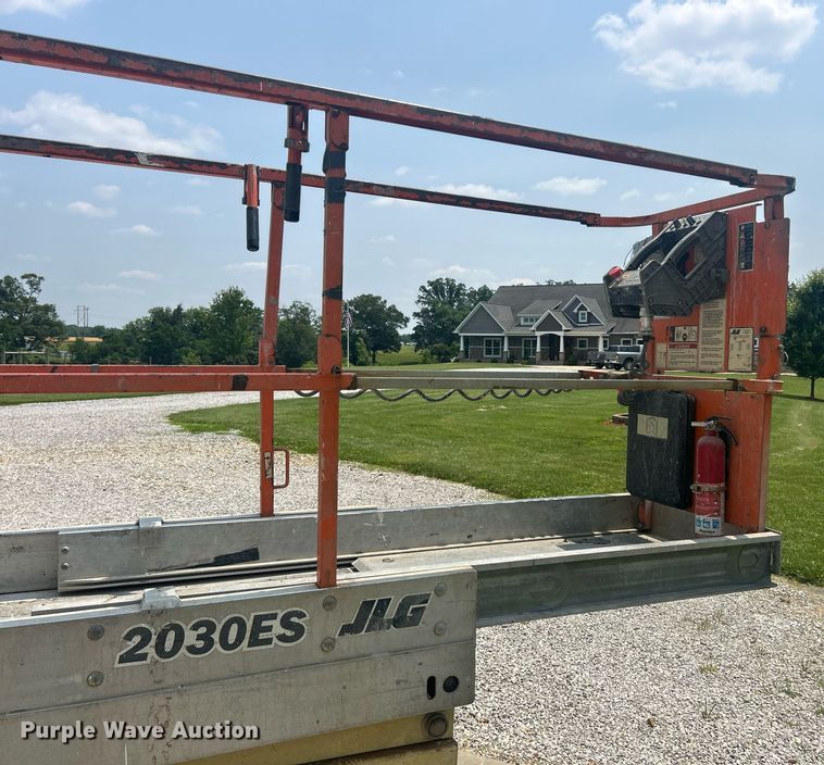 image for item EK8209 2007 JLG 2030ES scissor lift