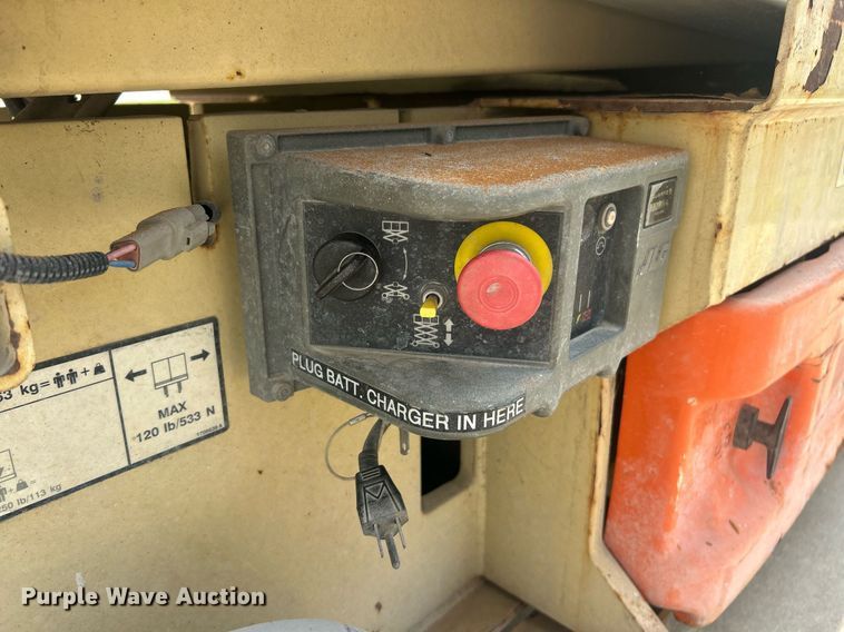 image for item EK8209 2007 JLG 2030ES scissor lift