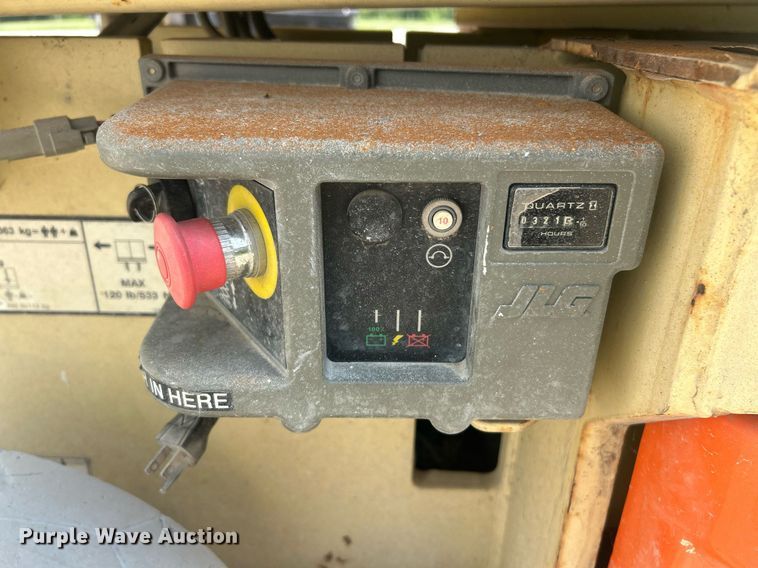 image for item EK8209 2007 JLG 2030ES scissor lift