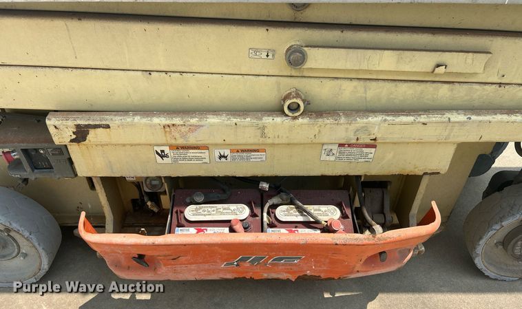 image for item EK8209 2007 JLG 2030ES scissor lift