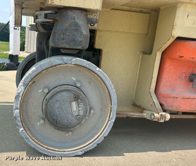 image for item EK8209 2007 JLG 2030ES scissor lift