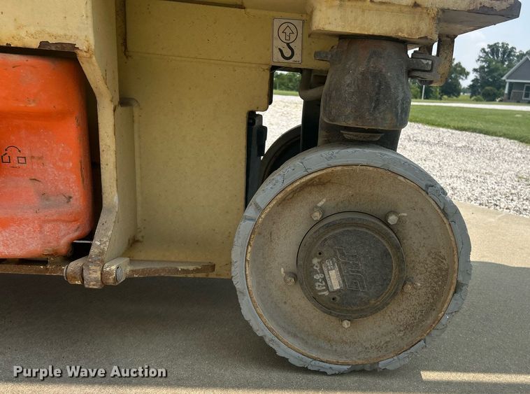 image for item EK8209 2007 JLG 2030ES scissor lift