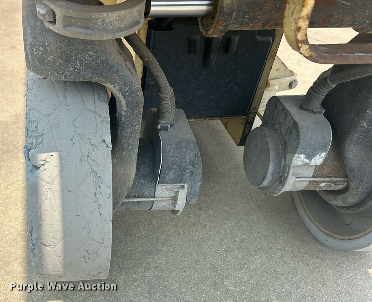 image for item EK8209 2007 JLG 2030ES scissor lift