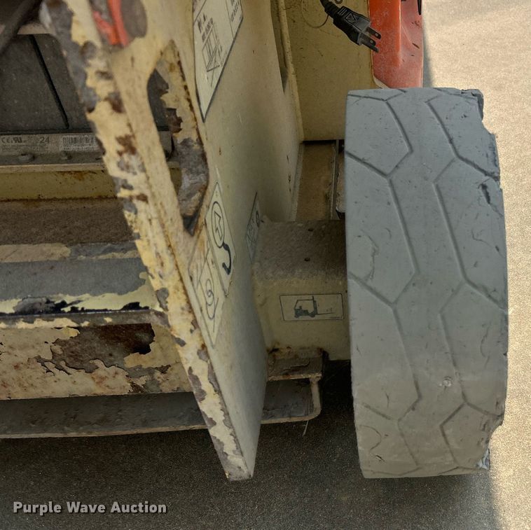 image for item EK8209 2007 JLG 2030ES scissor lift