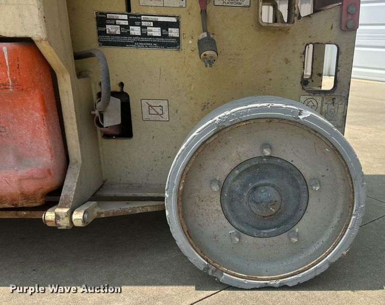 image for item EK8209 2007 JLG 2030ES scissor lift