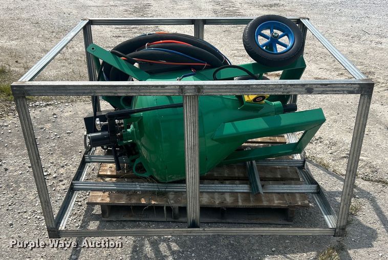 image for item EK8222 Mobile blasting sand blaster