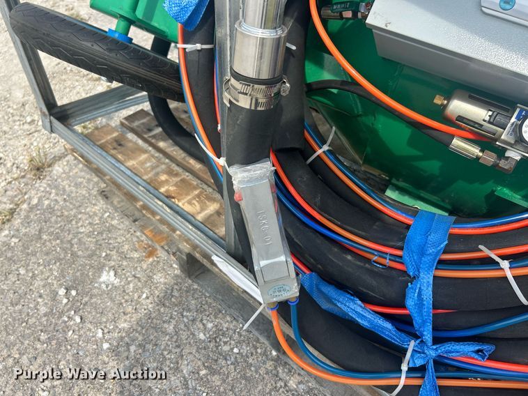 image for item EK8222 Mobile blasting sand blaster