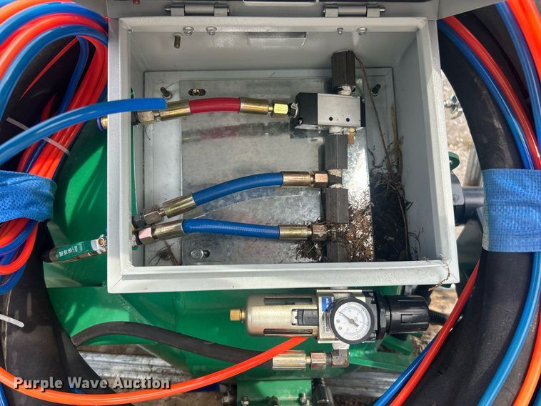 image for item EK8222 Mobile blasting sand blaster