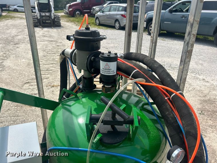 image for item EK8223 Mobile Blasting sand blaster