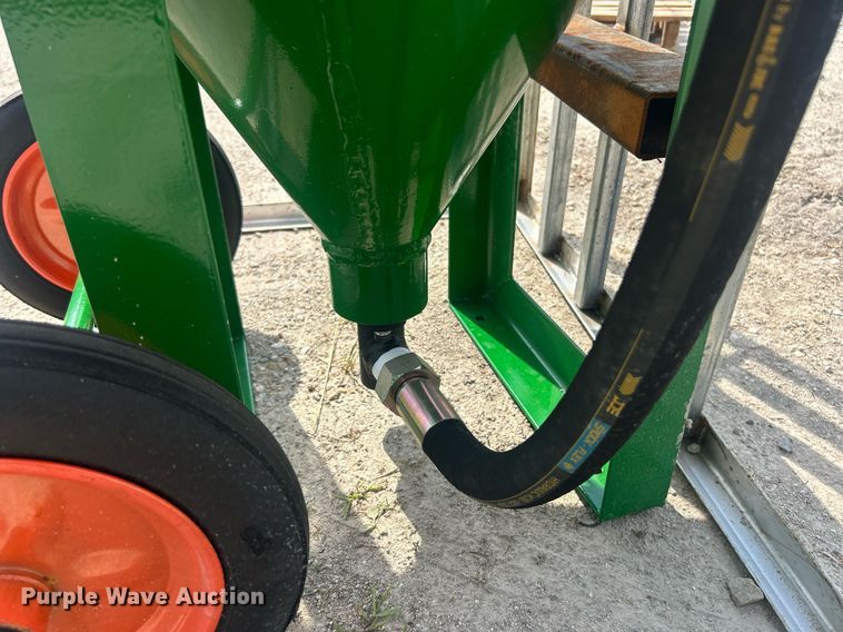 image for item EK8223 Mobile Blasting sand blaster