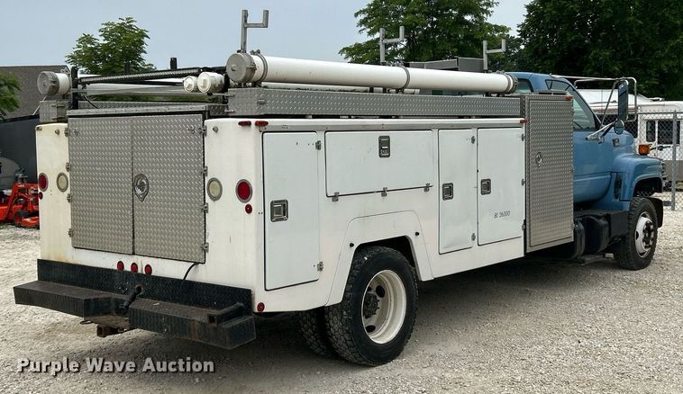 image for item EK8226 1997 Chevrolet C5500 utility / service truck