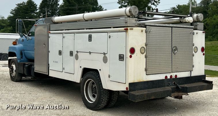 image for item EK8226 1997 Chevrolet C5500 utility / service truck