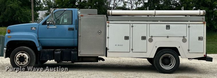 image for item EK8226 1997 Chevrolet C5500 utility / service truck