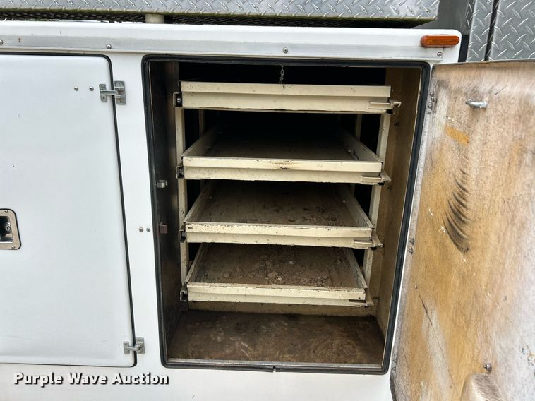 image for item EK8226 1997 Chevrolet C5500 utility / service truck