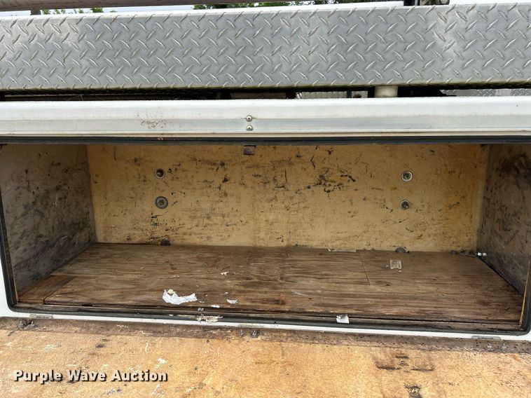 image for item EK8226 1997 Chevrolet C5500 utility / service truck