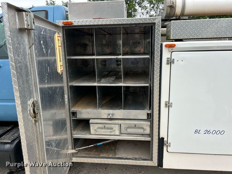 image for item EK8226 1997 Chevrolet C5500 utility / service truck