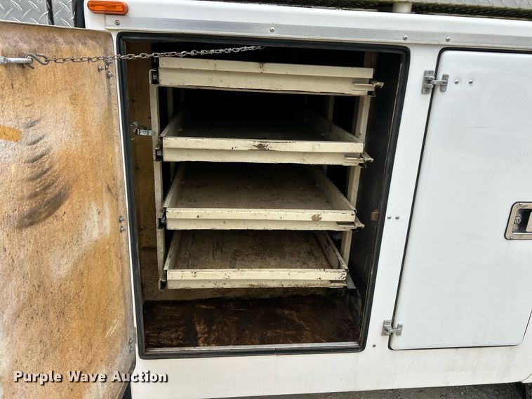 image for item EK8226 1997 Chevrolet C5500 utility / service truck