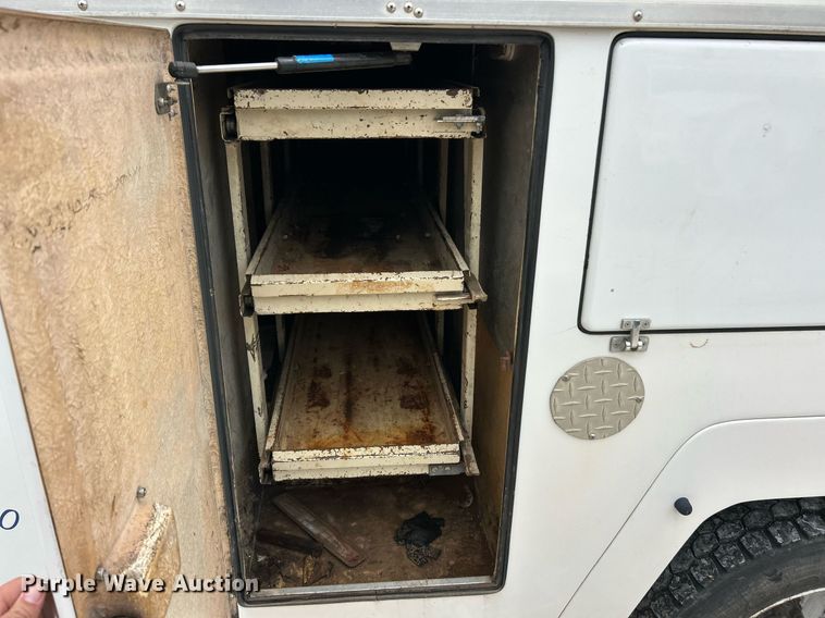 image for item EK8226 1997 Chevrolet C5500 utility / service truck