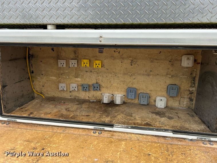 image for item EK8226 1997 Chevrolet C5500 utility / service truck