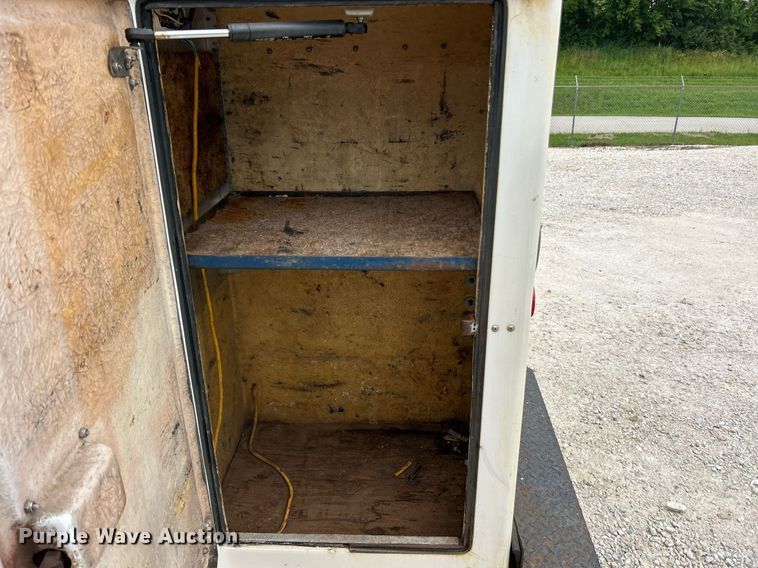 image for item EK8226 1997 Chevrolet C5500 utility / service truck