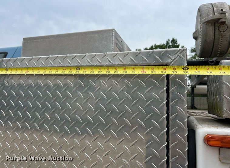 image for item EK8226 1997 Chevrolet C5500 utility / service truck