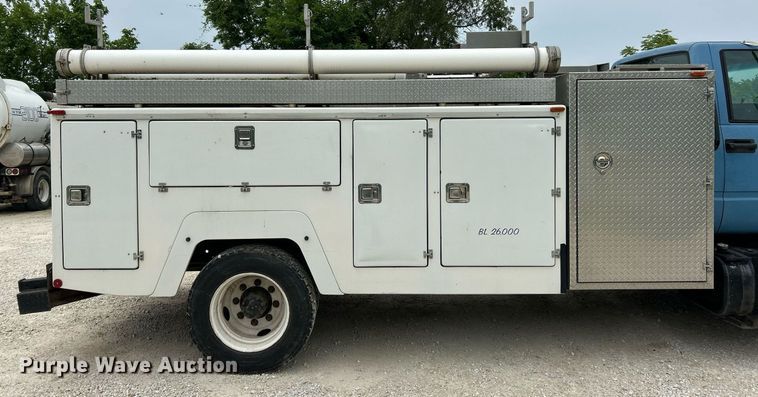 image for item EK8226 1997 Chevrolet C5500 utility / service truck