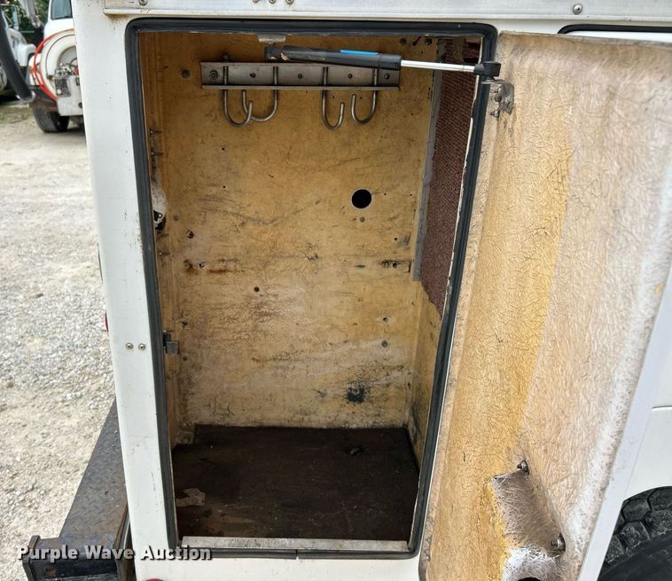 image for item EK8226 1997 Chevrolet C5500 utility / service truck