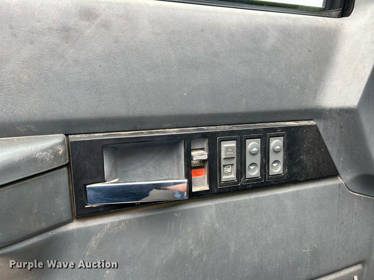 image for item EK8226 1997 Chevrolet C5500 utility / service truck