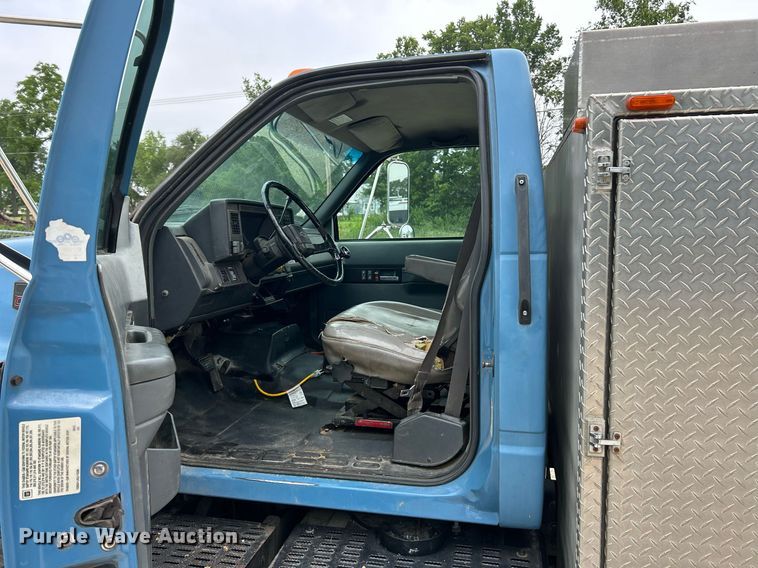 image for item EK8226 1997 Chevrolet C5500 utility / service truck