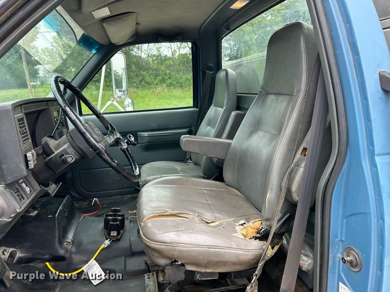 image for item EK8226 1997 Chevrolet C5500 utility / service truck