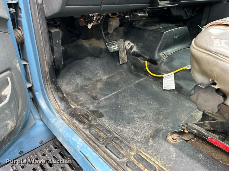 image for item EK8226 1997 Chevrolet C5500 utility / service truck